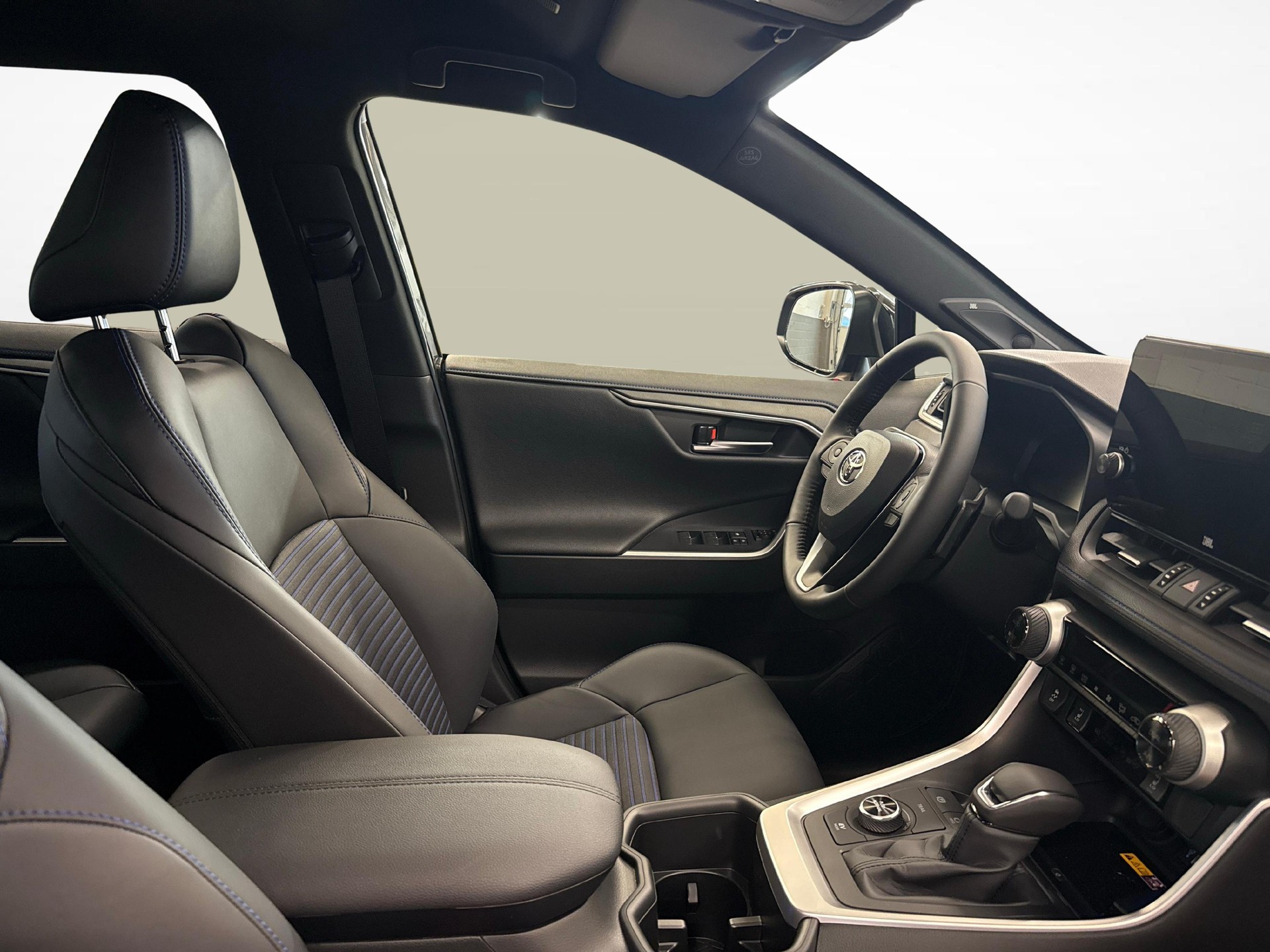 TOYOTA RAV4 2.5 HSD Style-image-9