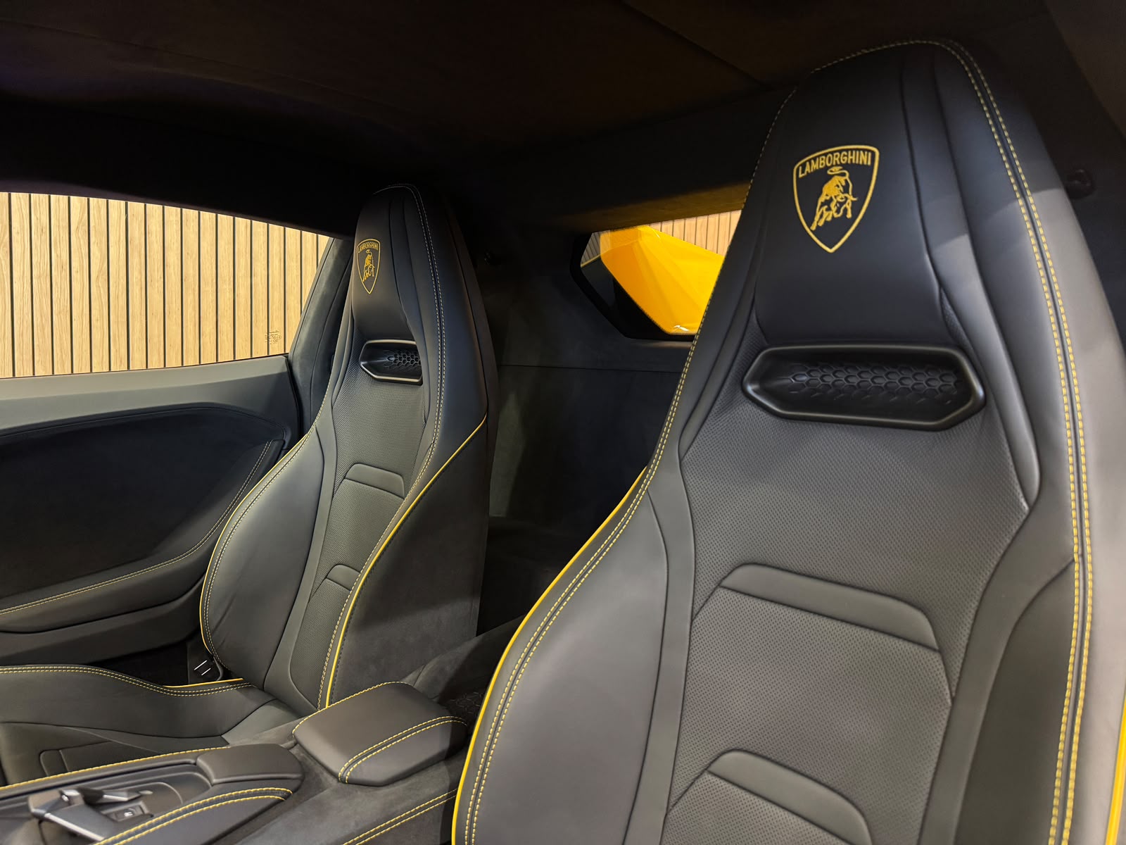 LAMBORGHINI Temerario HPEV *Giallo Auge*-image-20