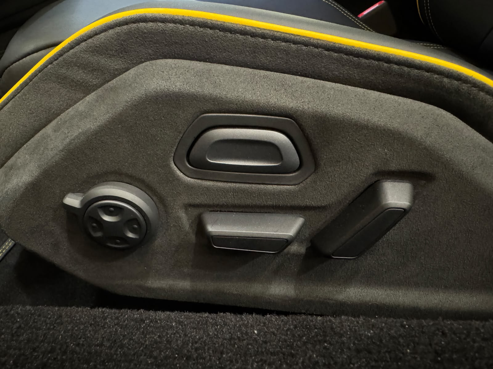 LAMBORGHINI Temerario HPEV *Giallo Auge*-image-21