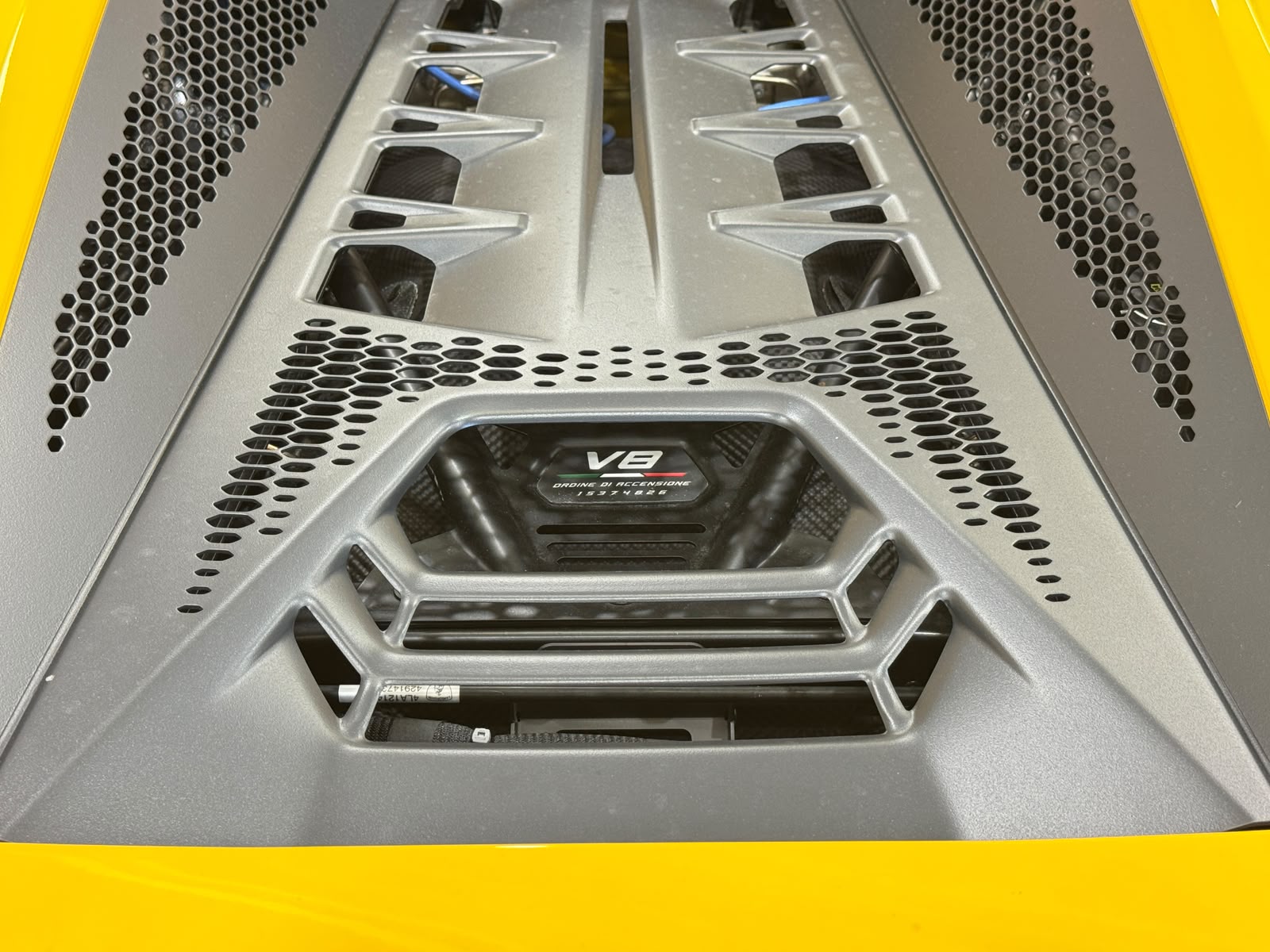 LAMBORGHINI Temerario HPEV *Giallo Auge*-image-8