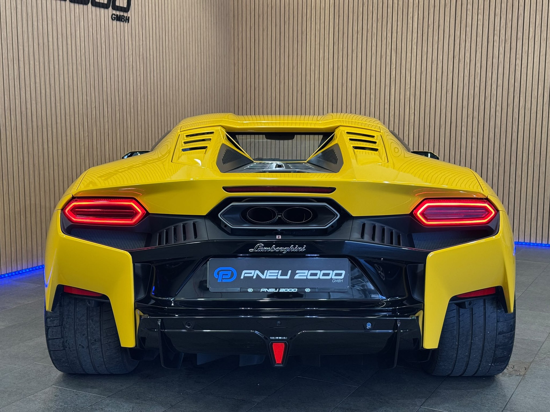LAMBORGHINI Temerario HPEV *Giallo Auge*-showroom-element-3
