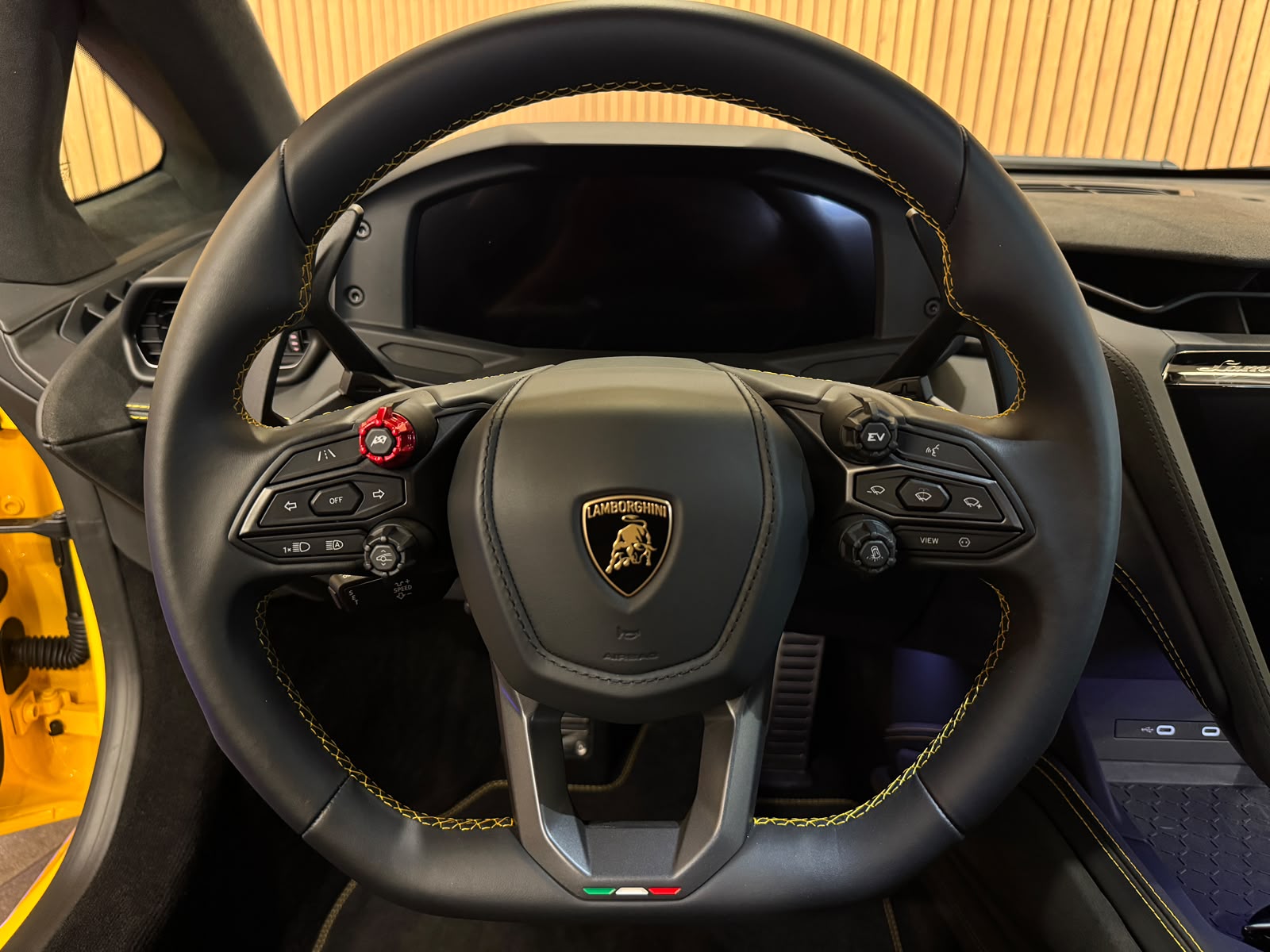 LAMBORGHINI Temerario HPEV *Giallo Auge*-image-11