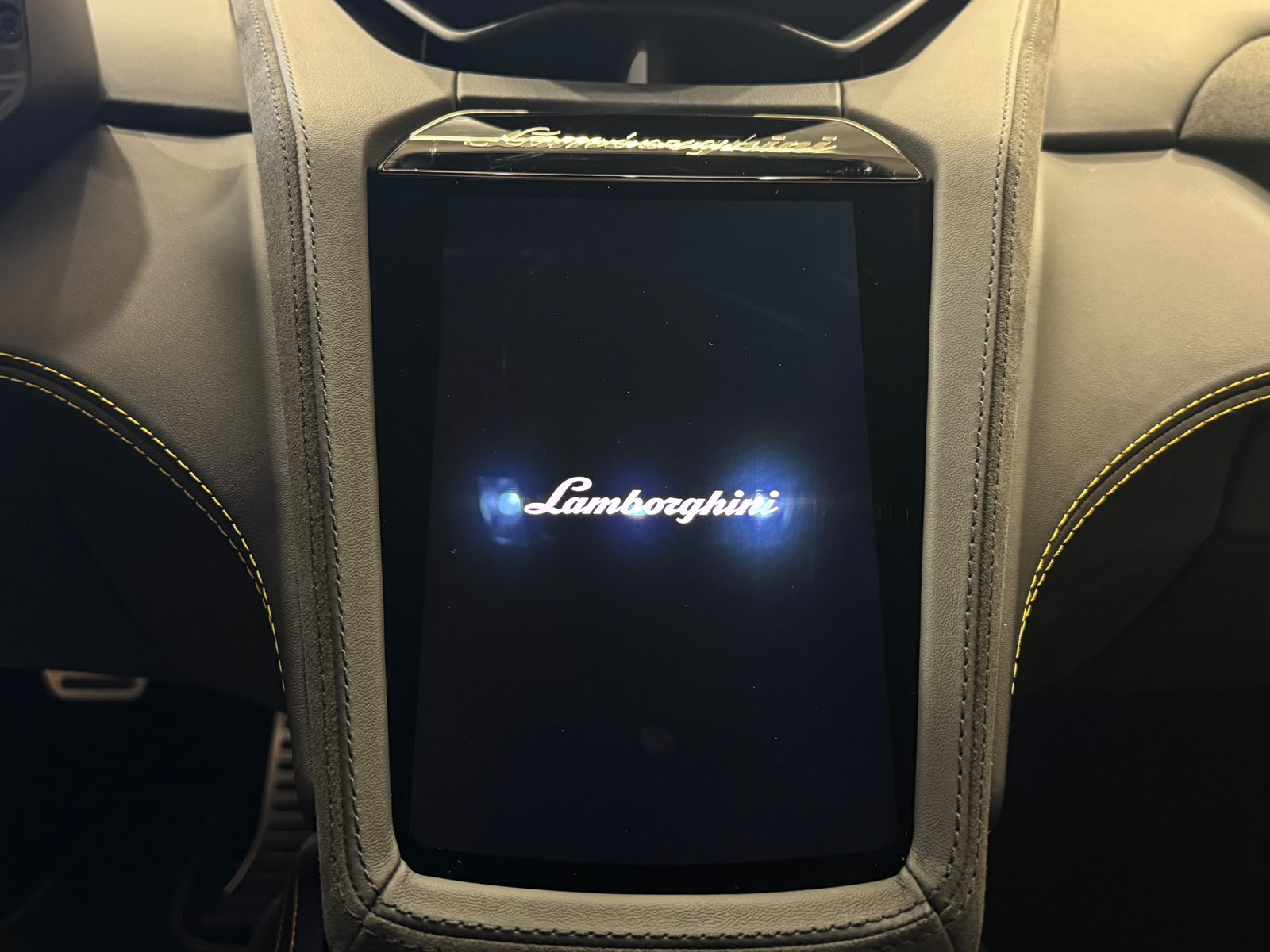 LAMBORGHINI Temerario HPEV *Giallo Auge*-image-15