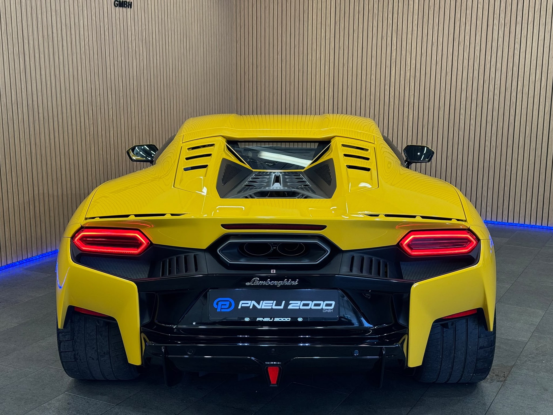 LAMBORGHINI Temerario HPEV *Giallo Auge*-showroom-element-2