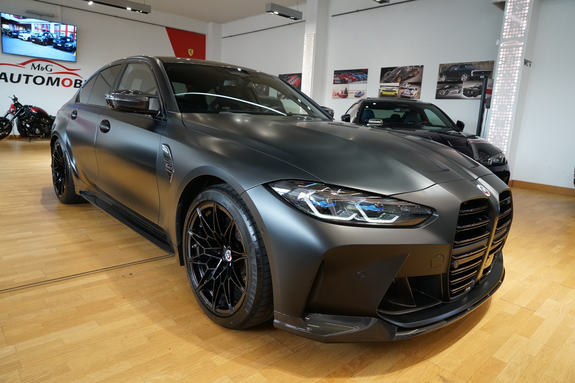 BMW M3 Competition M xDrive Frozen Black-showroom-element-2