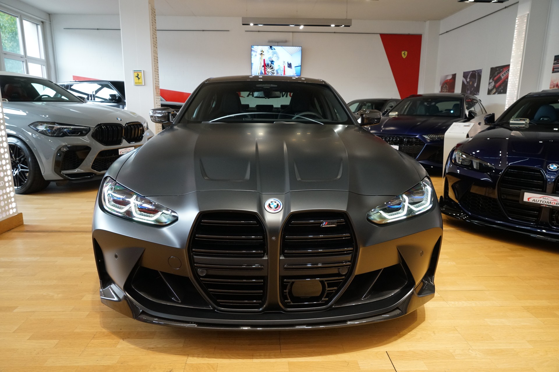 BMW M3 Competition M xDrive Frozen Black-showroom-element-1