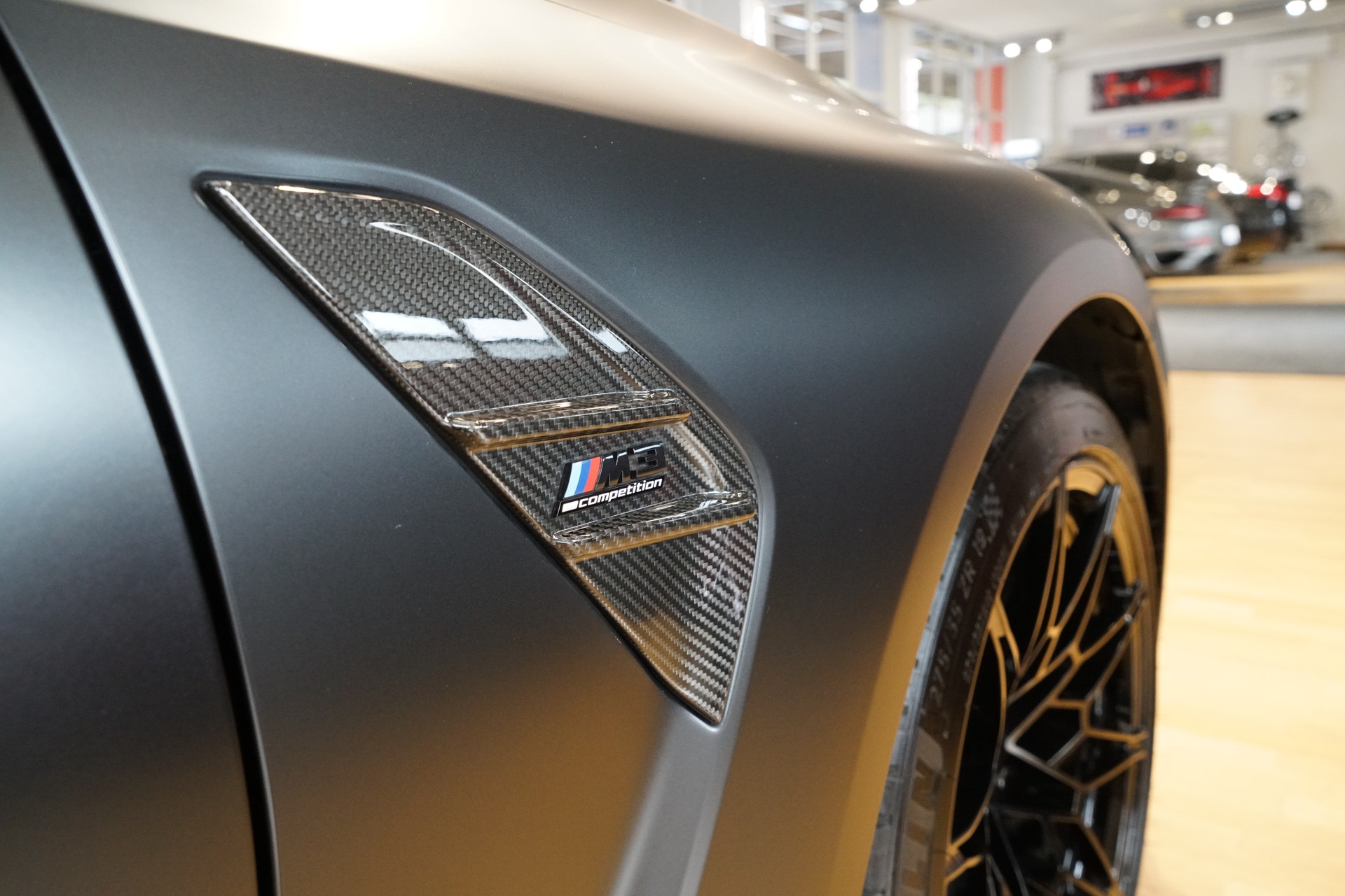 BMW M3 Competition M xDrive Frozen Black-showroom-element-3