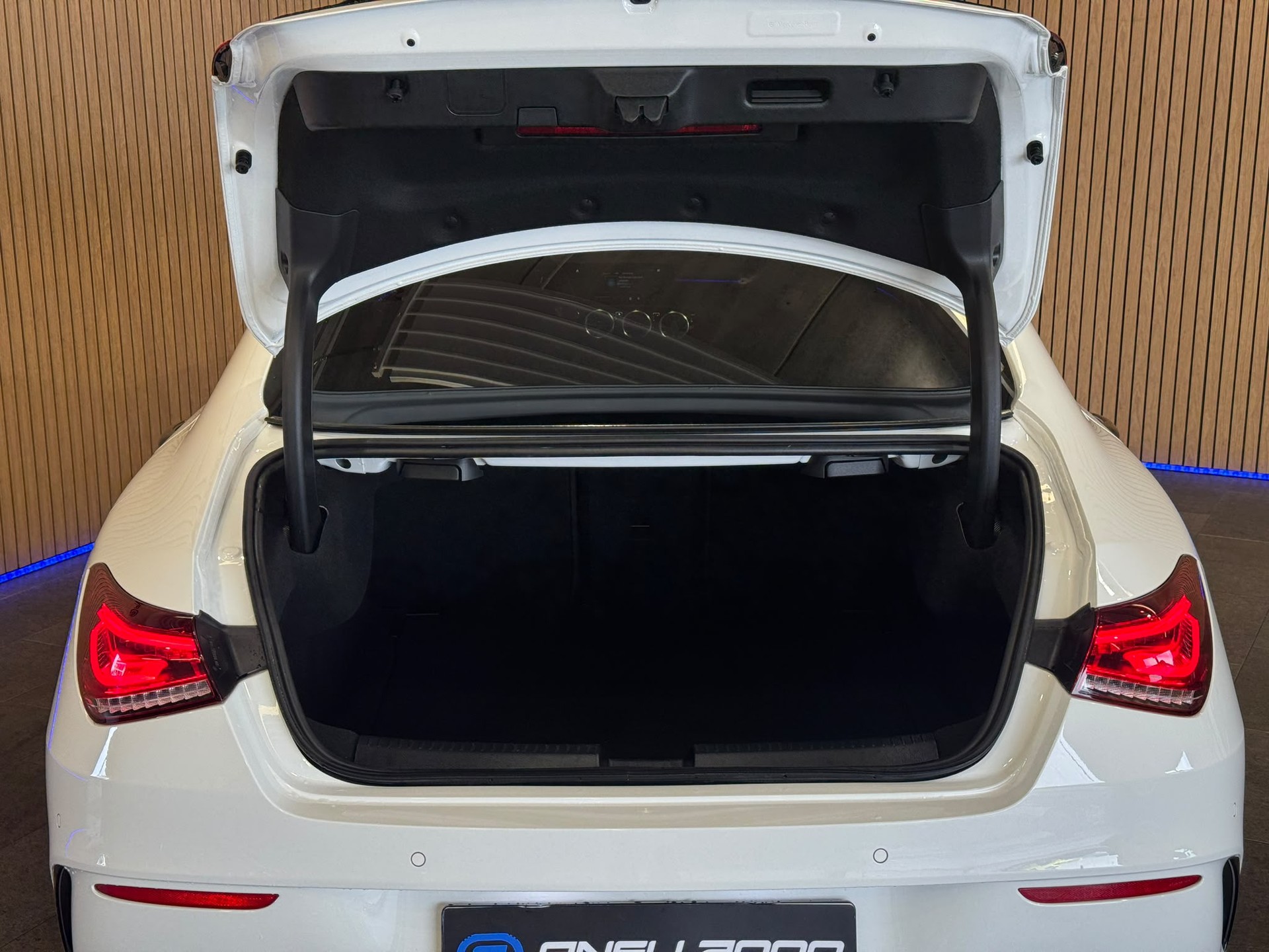 MERCEDES-BENZ CLA 45 S AMG 4Matic+ 8G-DCT-image-9