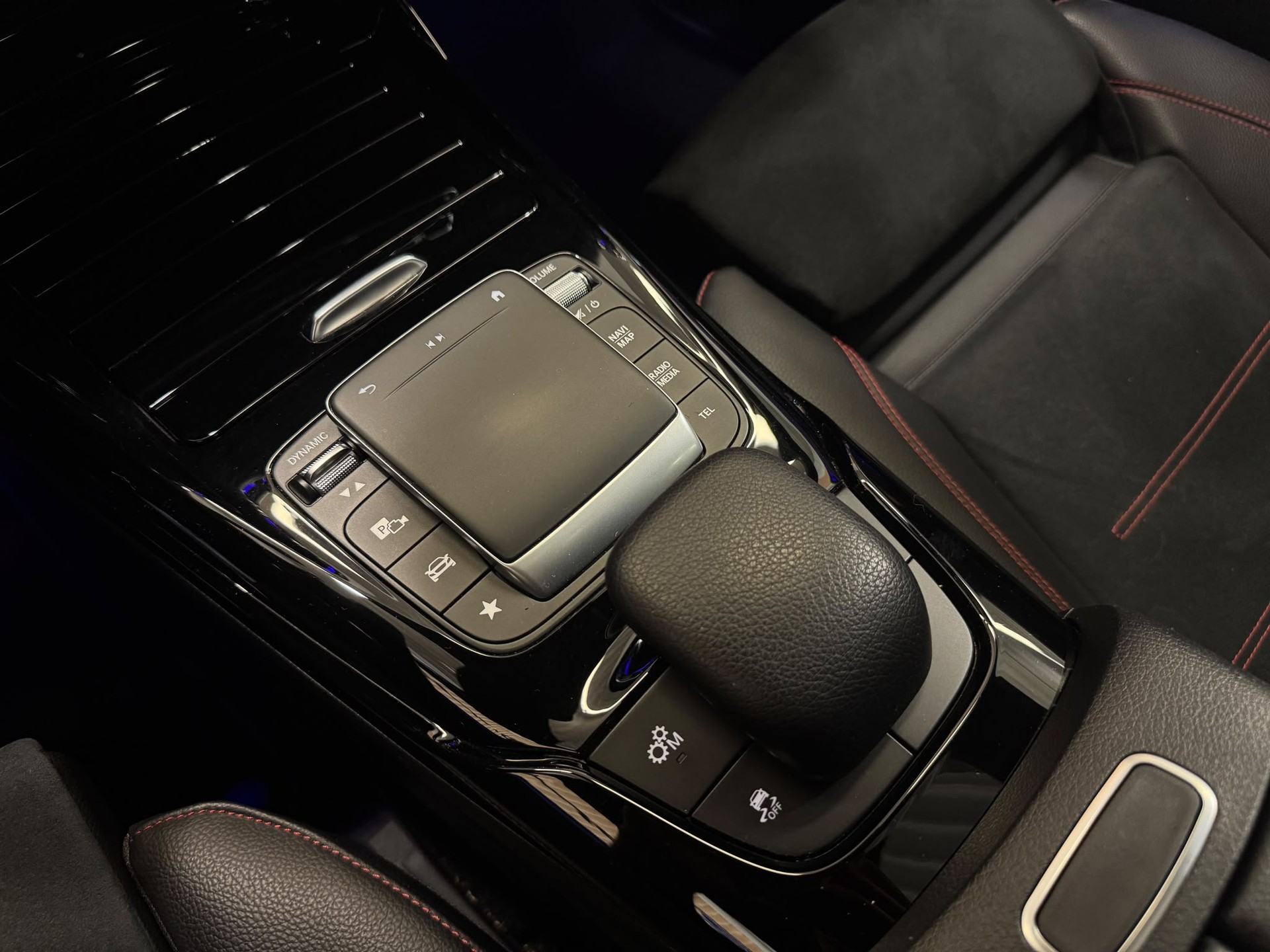 MERCEDES-BENZ CLA 45 S AMG 4Matic+ 8G-DCT-image-16