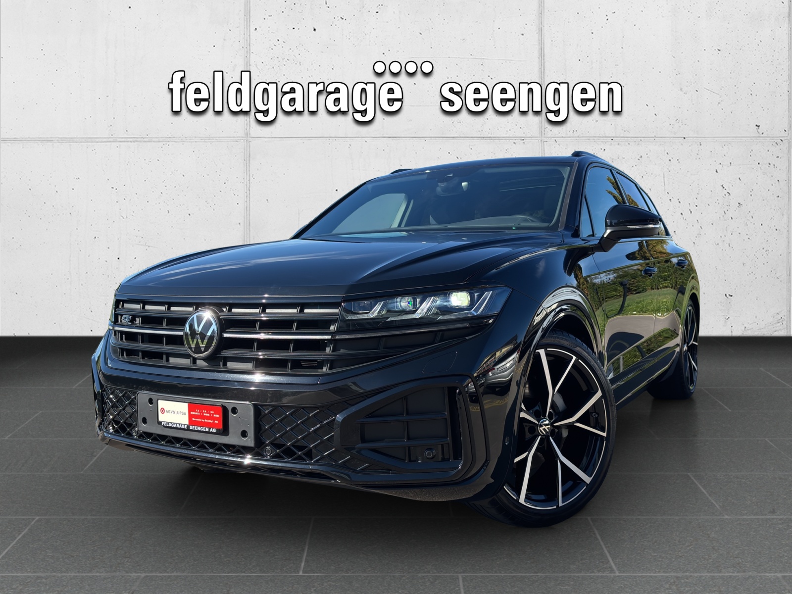 VW New Touareg 3.0 TDI R-Line Tiptronic mit fortl. Werksgarantie, AHK, Panorama-Ausstell-/Schiebedach, Standheizung & Winterräder