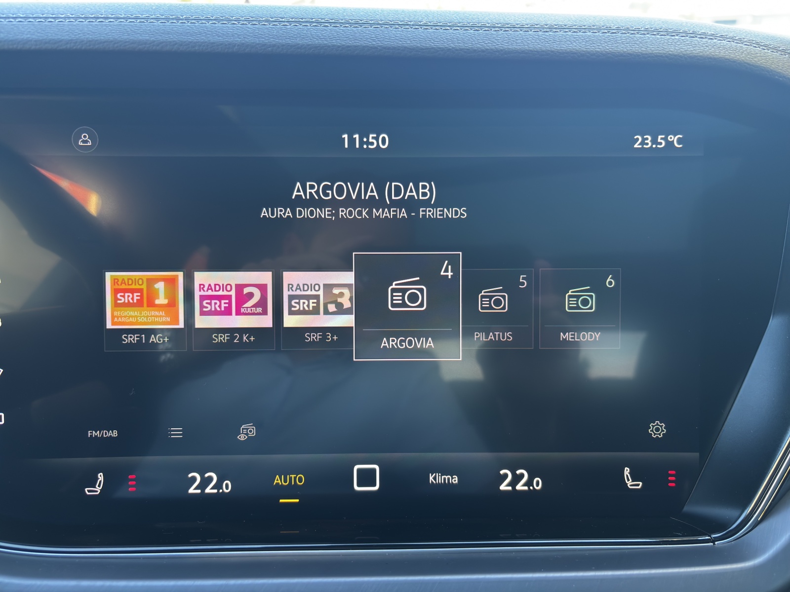 VW New Touareg 3.0 TDI R-Line Tiptronic mit fortl. Werksgarantie, AHK, Panorama-Ausstell-/Schiebedach, Standheizung & Winterräder-image-19