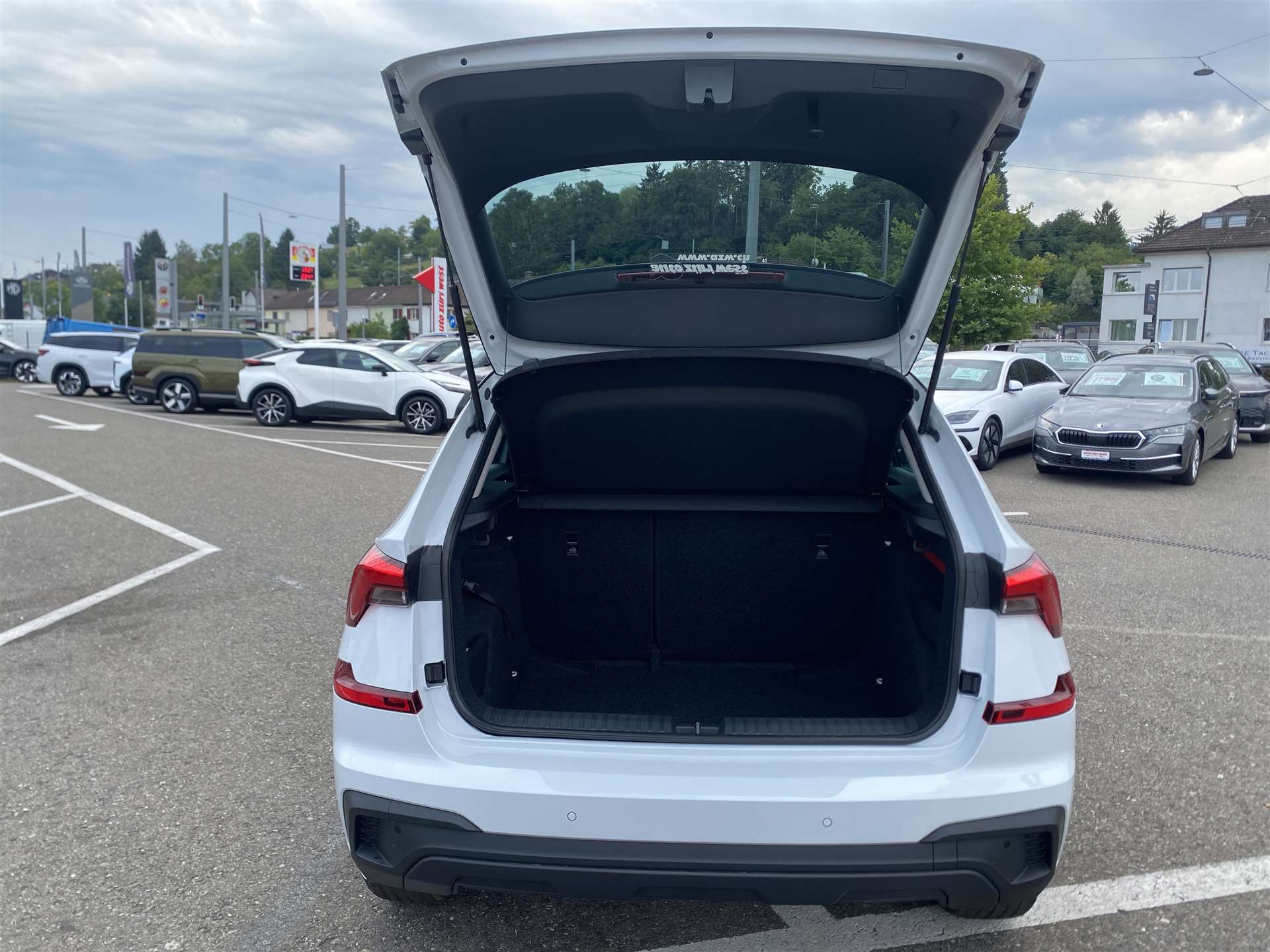 SKODA Kamiq 1.0 TSi Selection Black DSG-Automat-image-13
