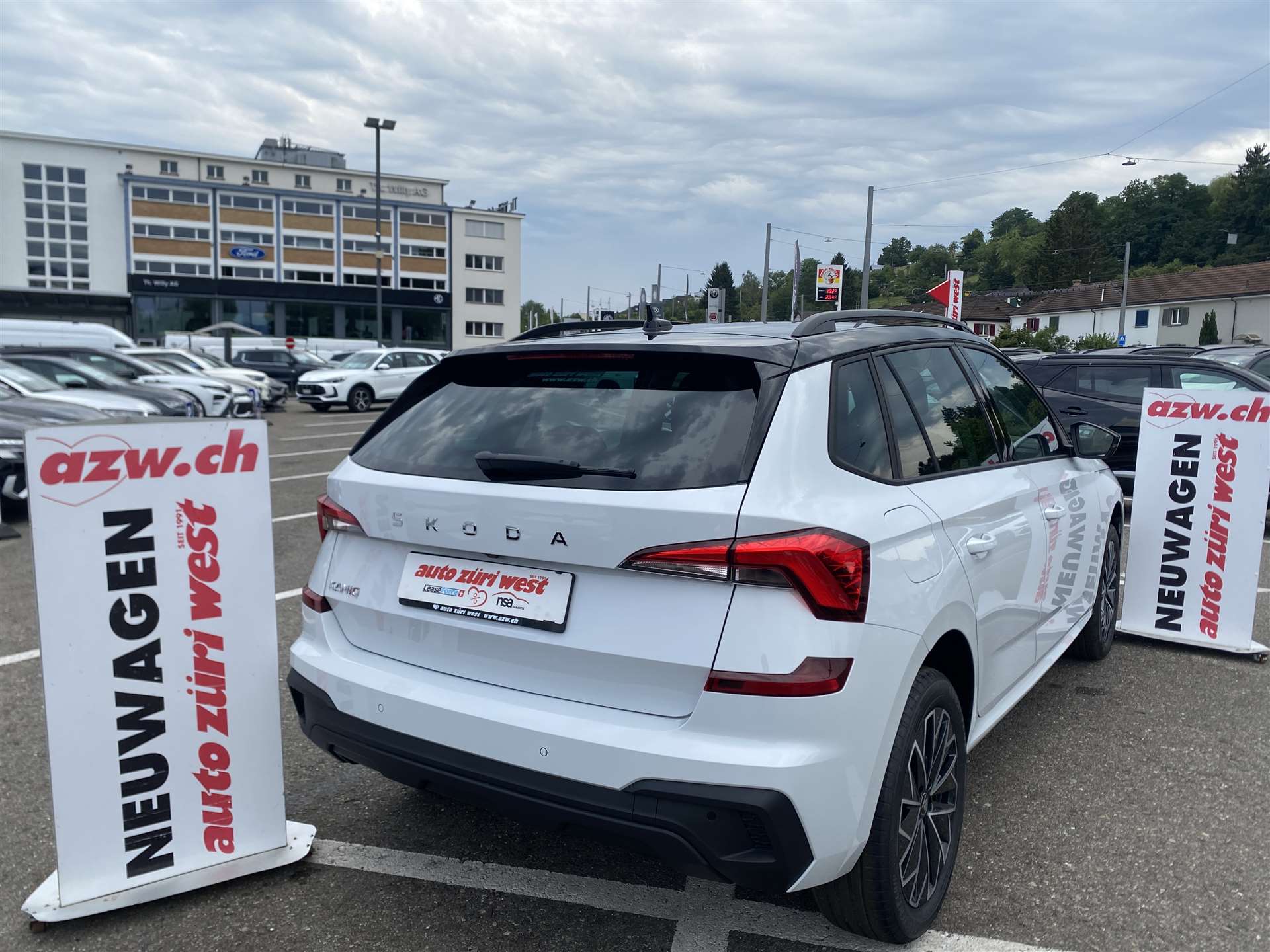 SKODA Kamiq 1.0 TSi Selection Black DSG-Automat-showroom-element-2