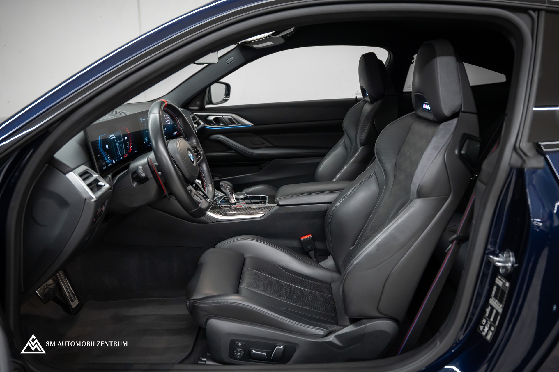 BMW M4 Competition xDrive Coupé / CH / Werksgarantie / Carbon Exterieur & Interieur / Tansanitblau / 360°-image-22