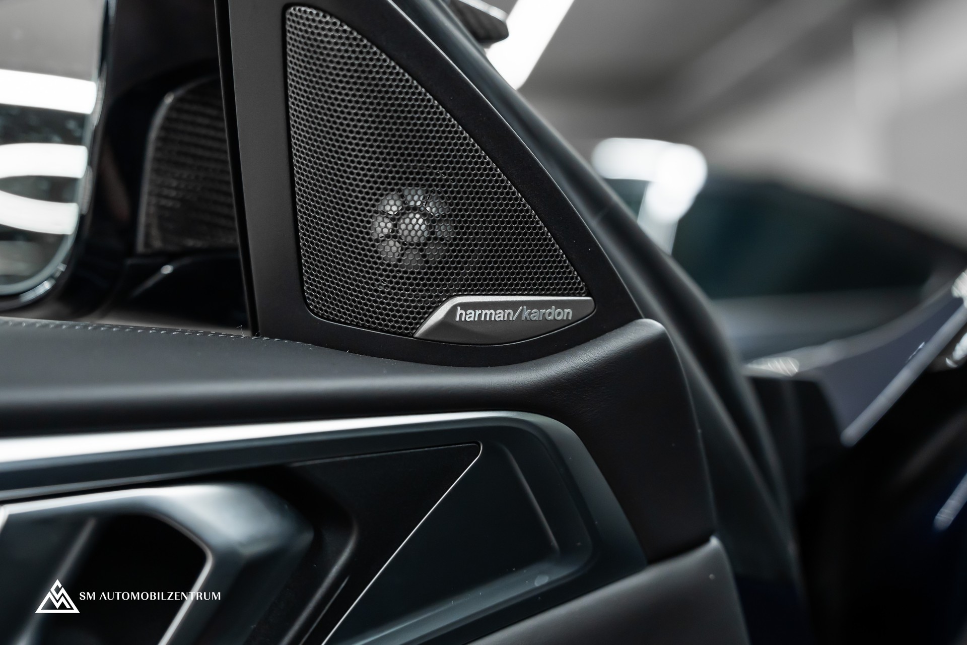 BMW M4 Competition xDrive Coupé / CH / Werksgarantie / Carbon Exterieur & Interieur / Tansanitblau / 360°-image-27