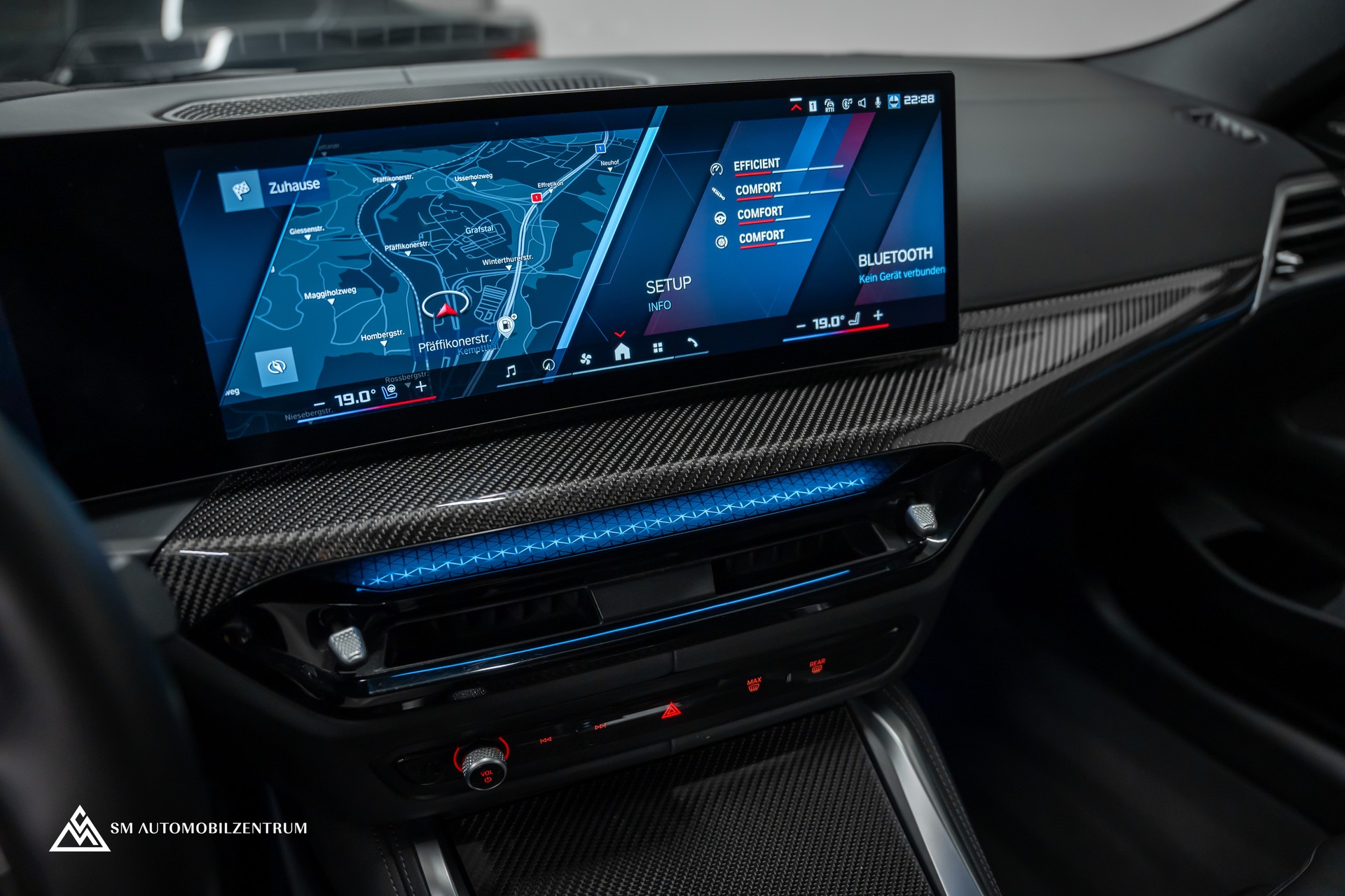 BMW M4 Competition xDrive Coupé / CH / Werksgarantie / Carbon Exterieur & Interieur / Tansanitblau / 360°-image-33
