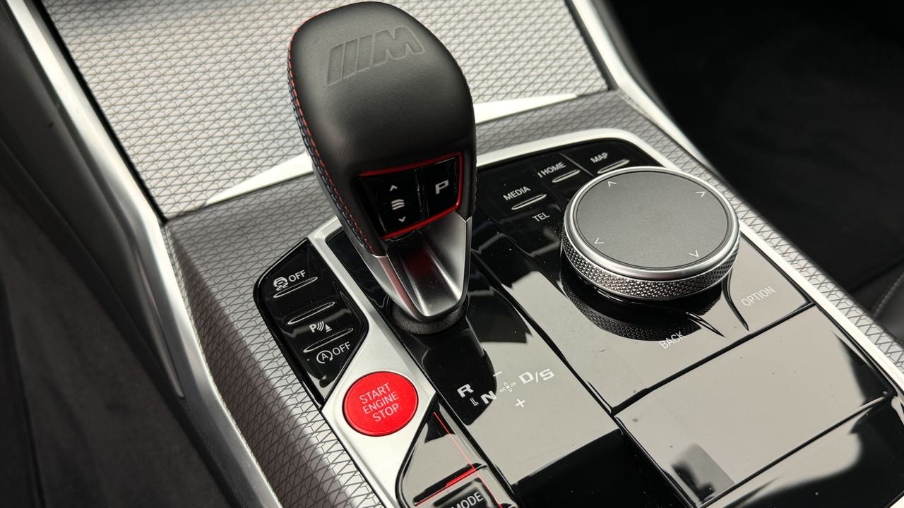 BMW M3 Touring xDrive Competition M-image-10