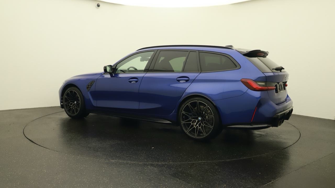 BMW M3 Touring xDrive Competition M-showroom-element-2