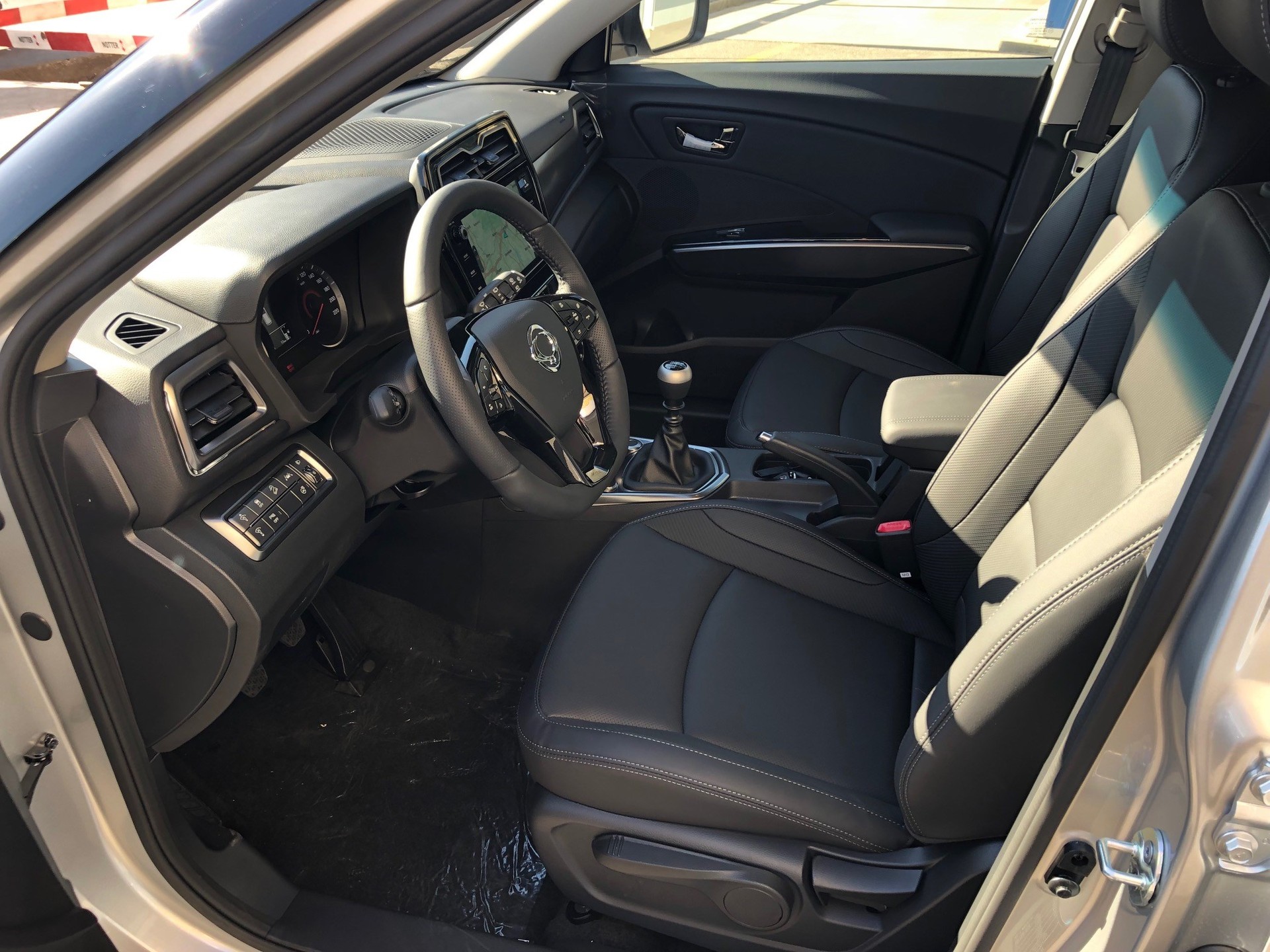 KGM-SsangYong TIVOLI Onyx 4WD 1.5 Turbo-image-7