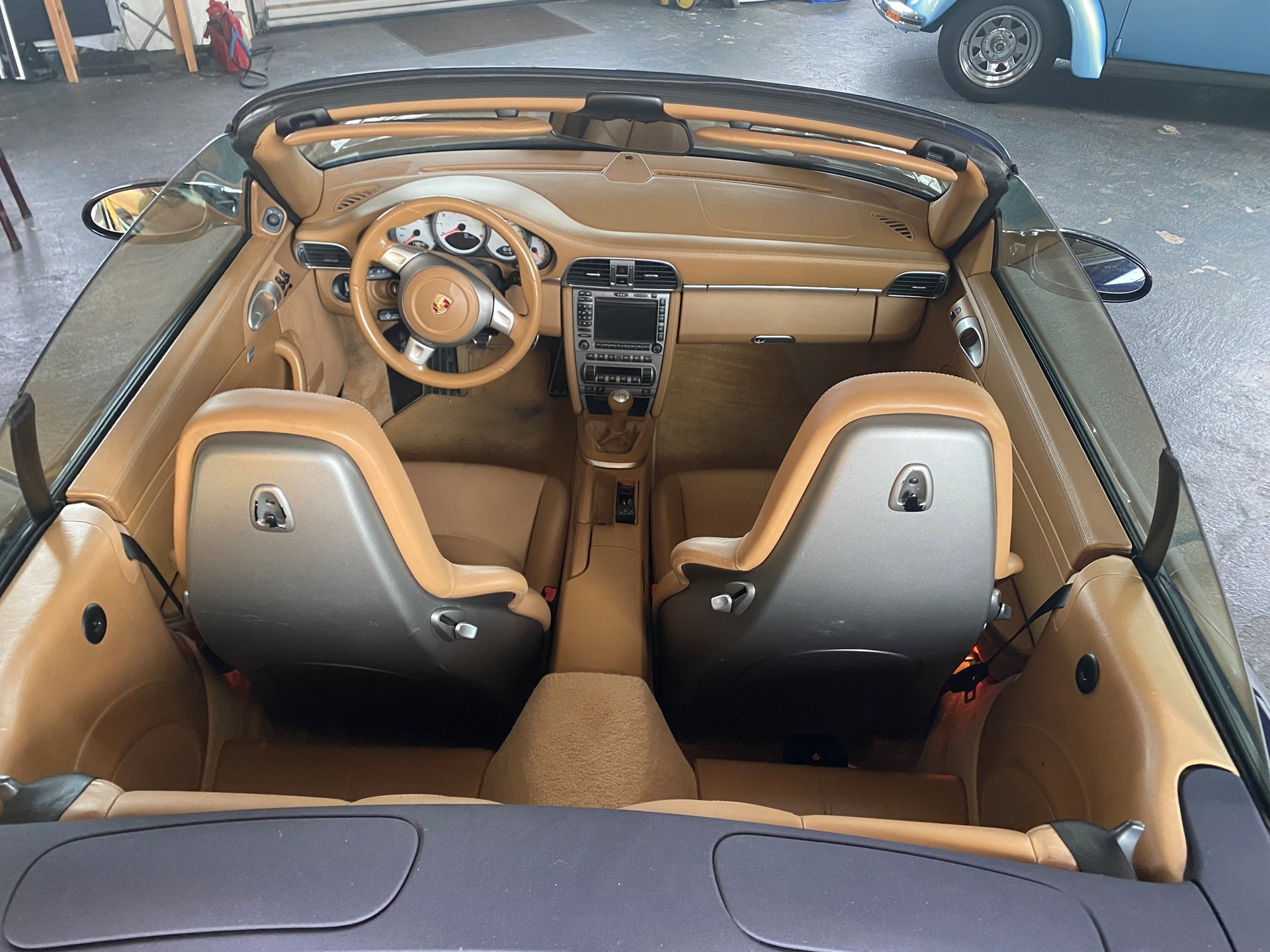 PORSCHE 911 Cabrio Carrera 4S-image-13