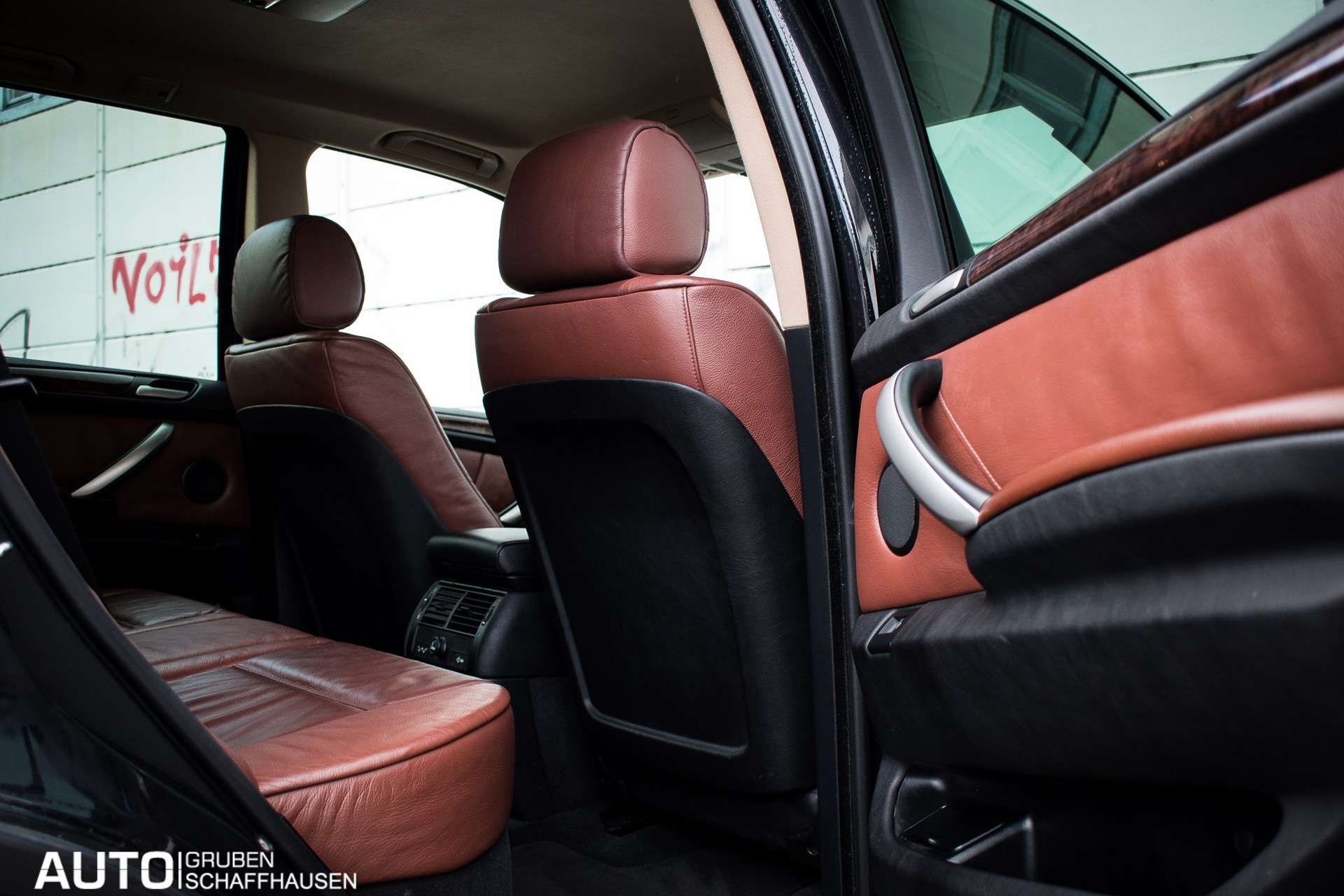 BMW X5 4.4i-image-9