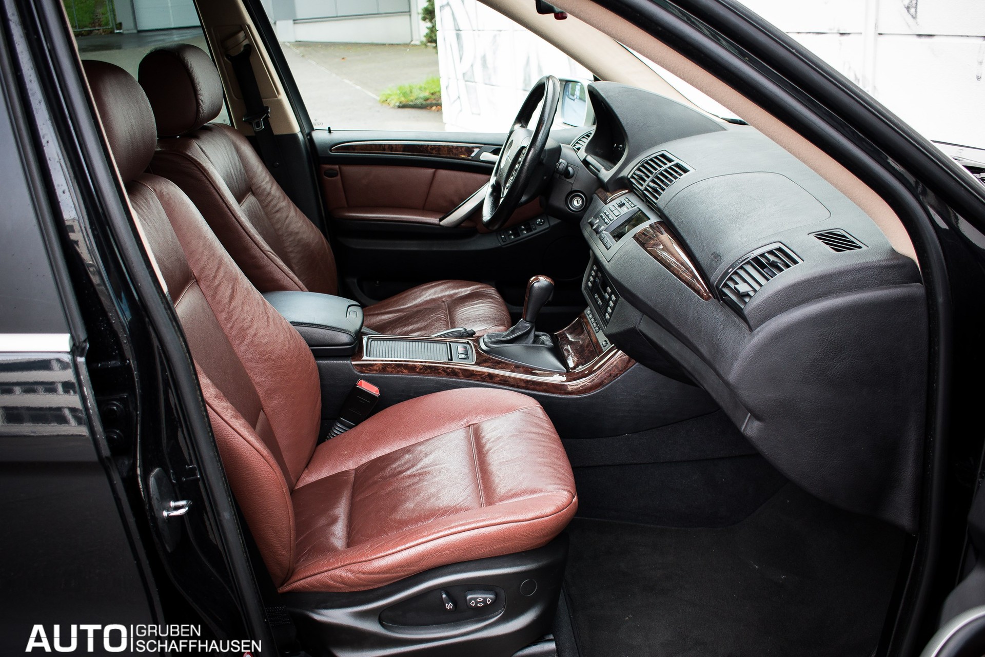 BMW X5 4.4i-image-7