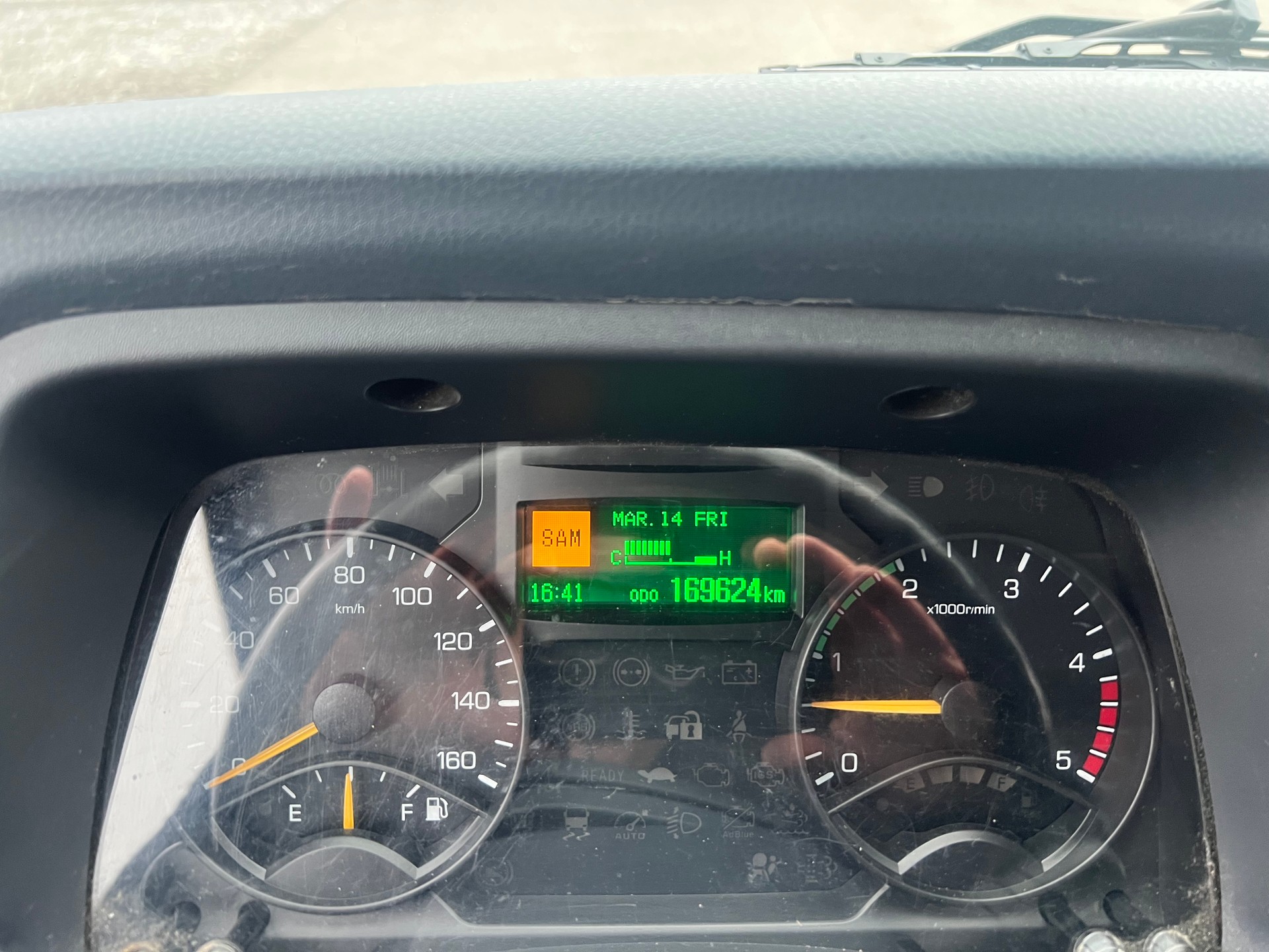 MITSUBISHI FUSO Canter 3C15D-image-12