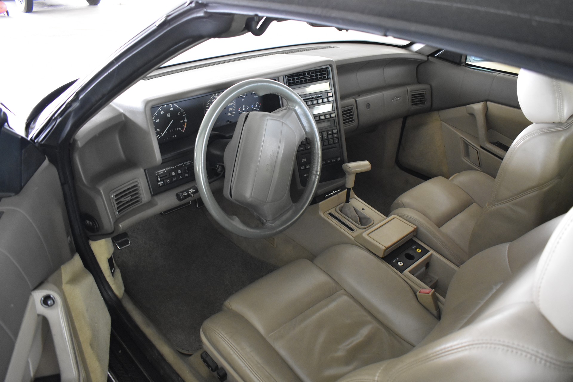 CADILLAC ALLANTE-image-2