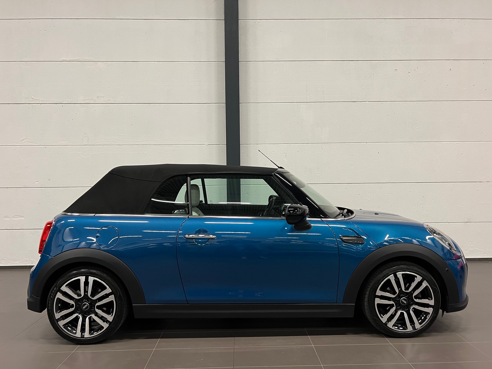 MINI Cooper Cabriolet DKG-image-9