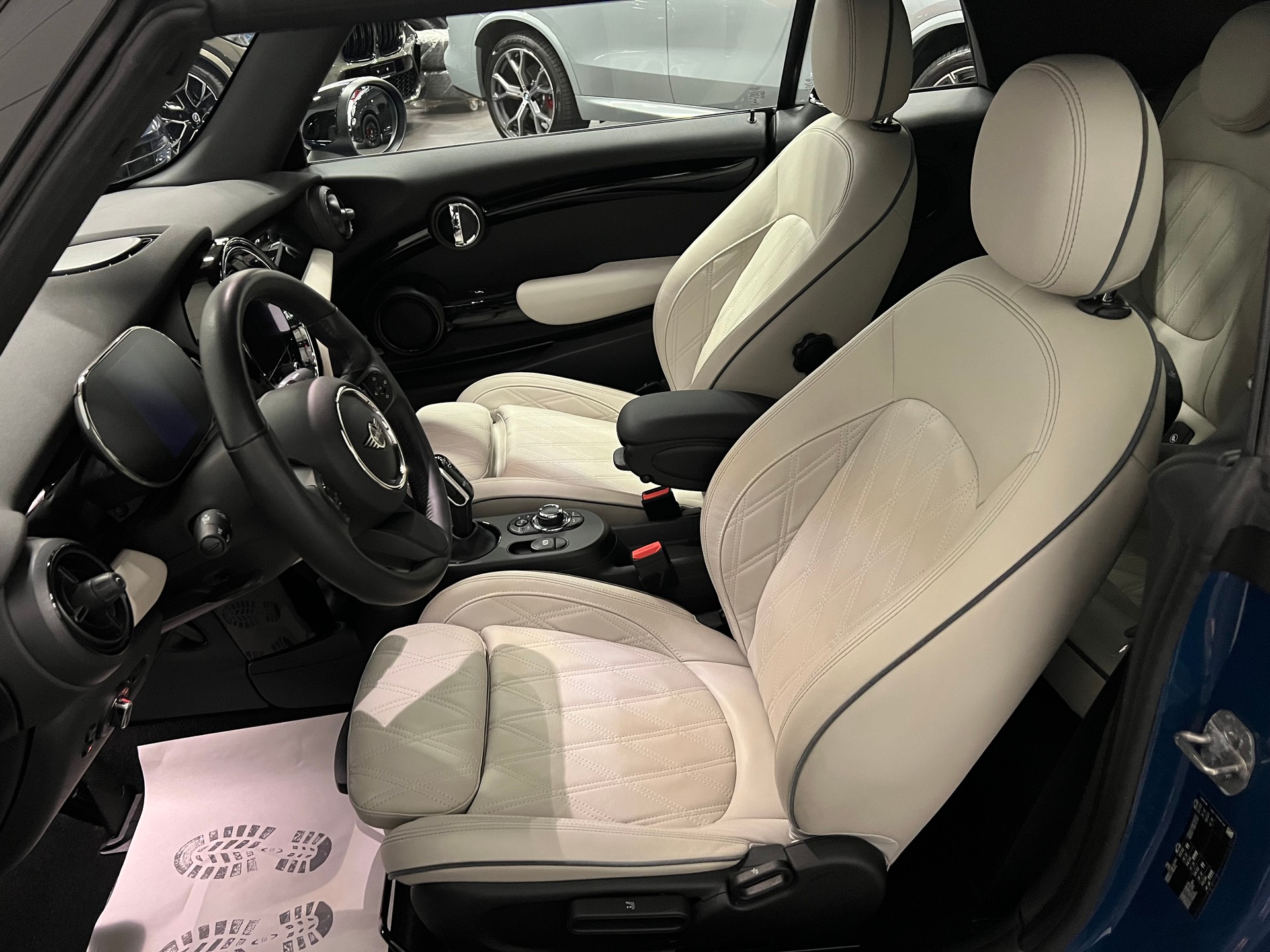 MINI Cooper Cabriolet DKG-image-18
