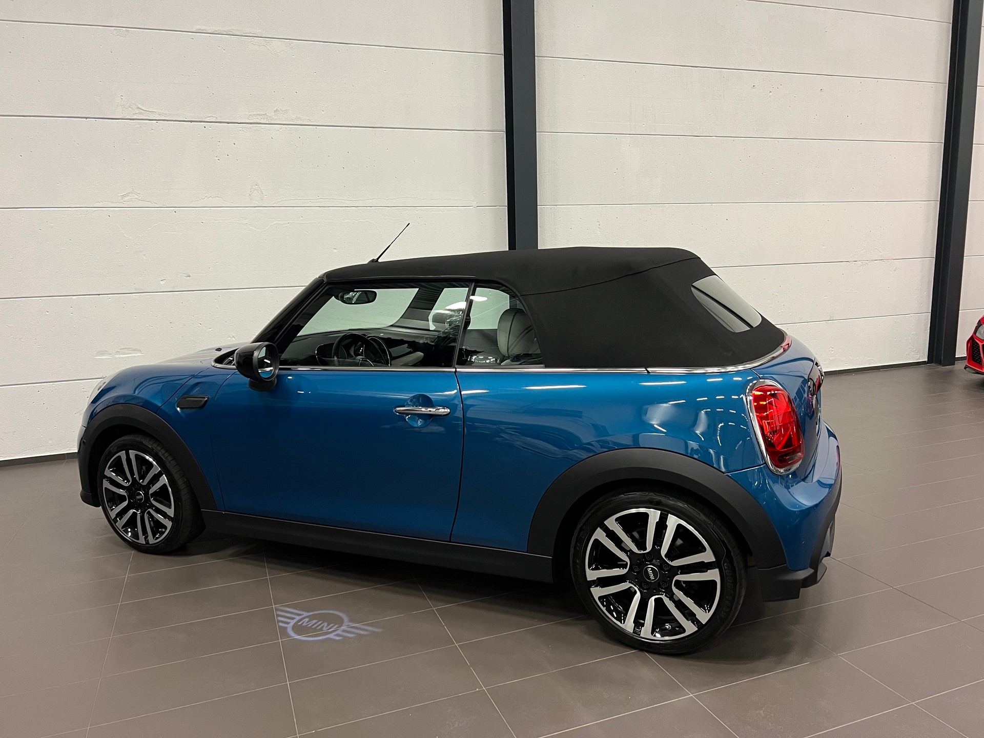 MINI Cooper Cabriolet DKG-image-12