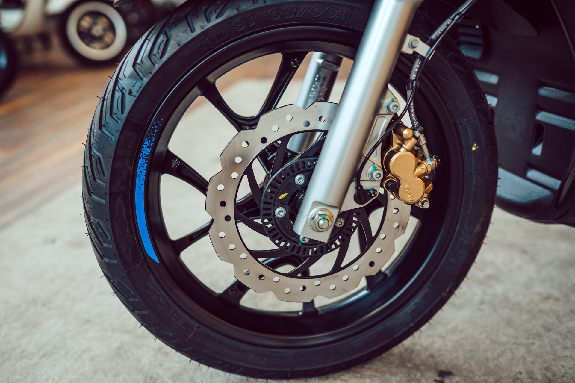 PIAGGIO Medley 125 Sport E5+-image-15