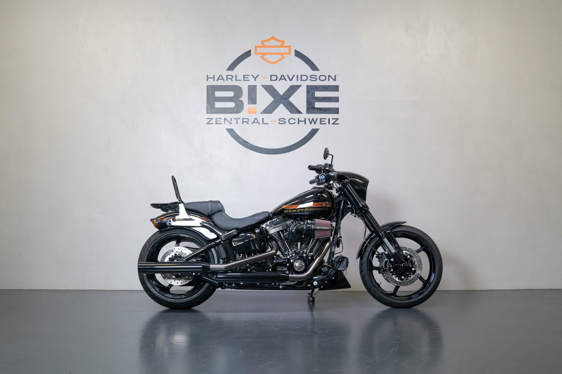 HARLEY-DAVIDSON FXSE Breakout Pro Street CVO ABS-image-0