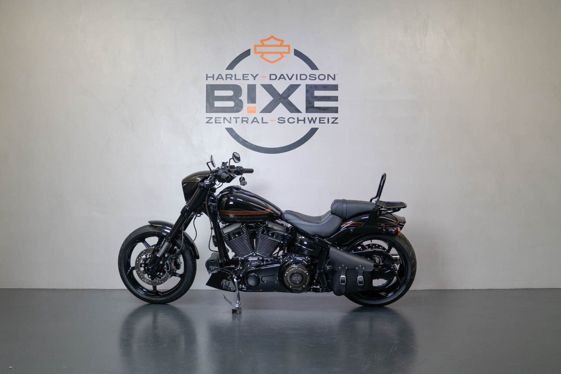 HARLEY-DAVIDSON FXSE Breakout Pro Street CVO ABS-image-1