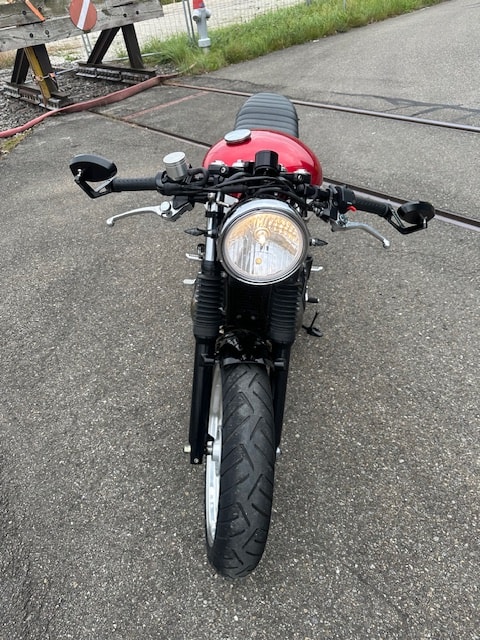 TRIUMPH Bonneville 900 i-image-3