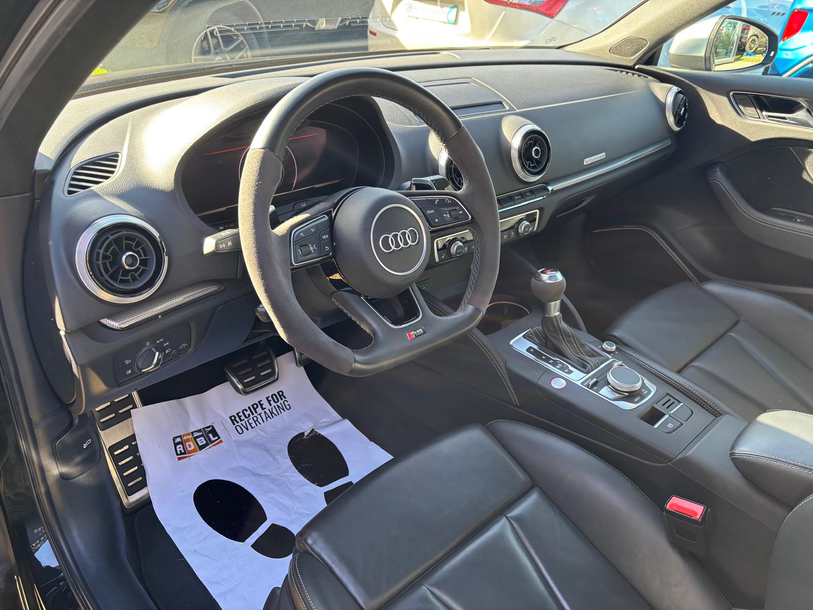 AUDI RS3 Sportback 2.5 TSI quattro S-tronic-image-4