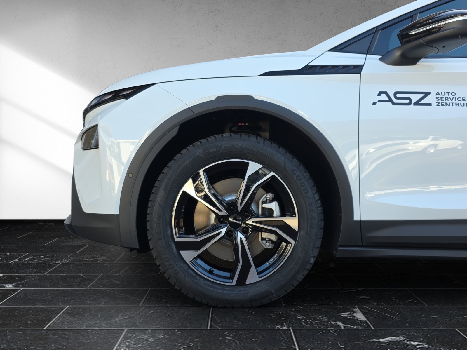 SKODA Elroq 85 SportLine 4x4-image-3