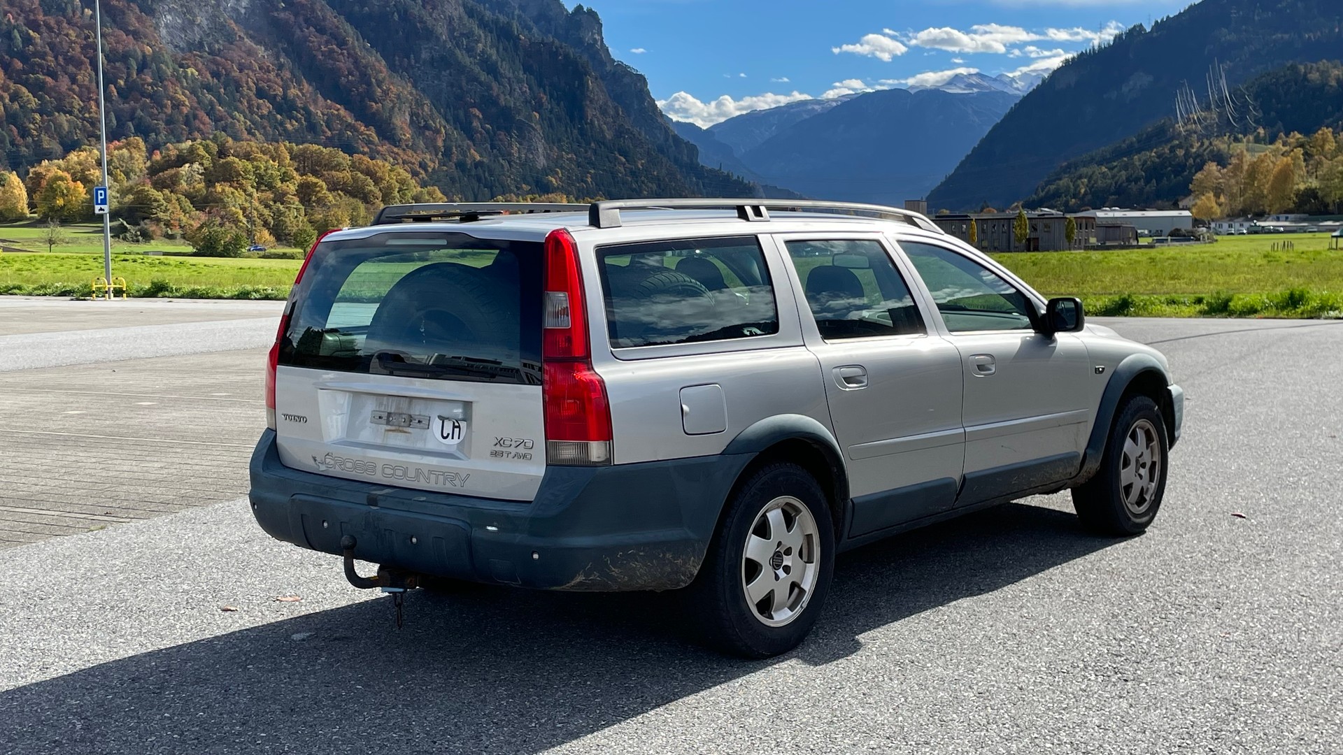 VOLVO XC70 2.5T AWD-image-4