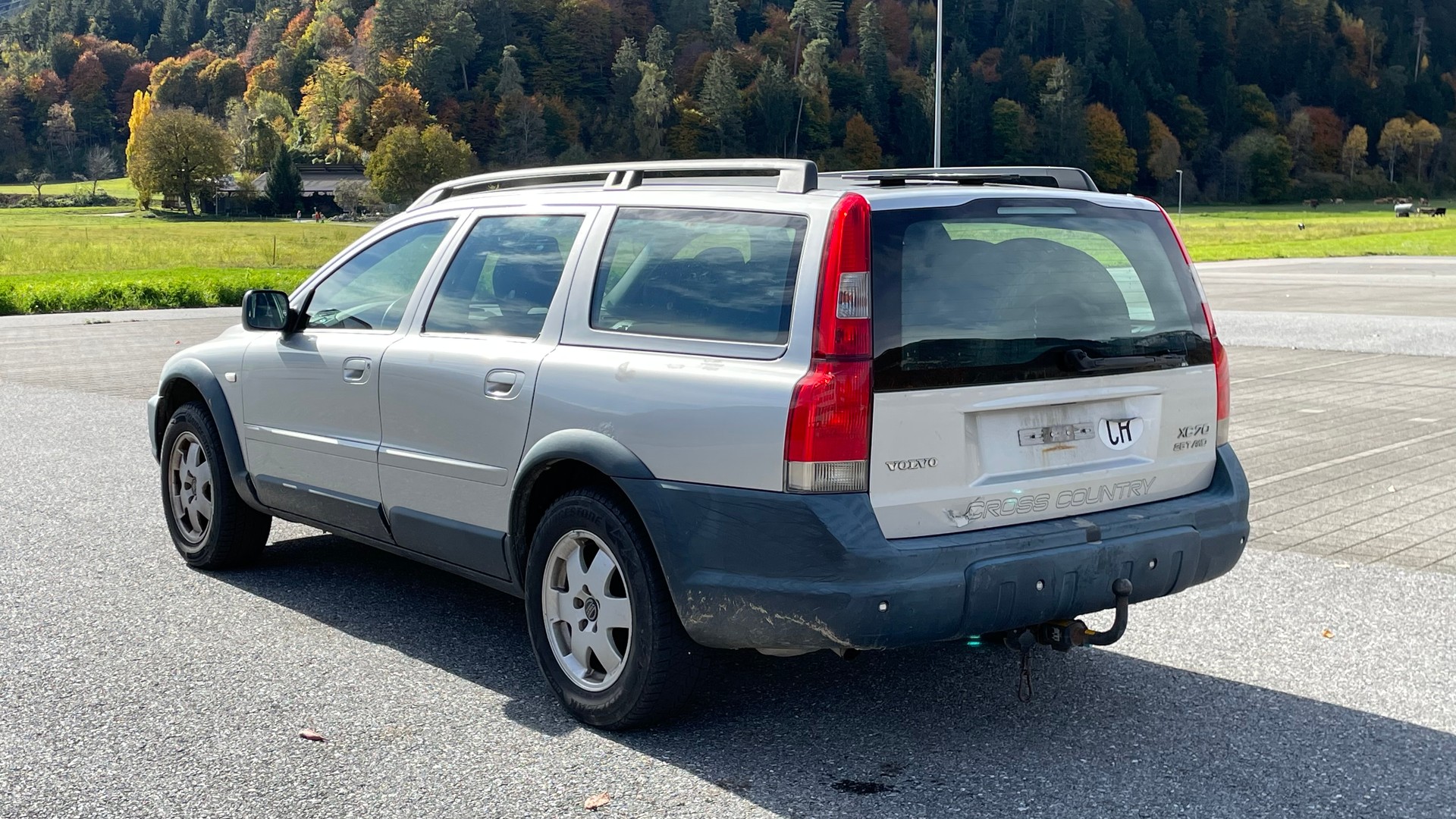 VOLVO XC70 2.5T AWD-image-6