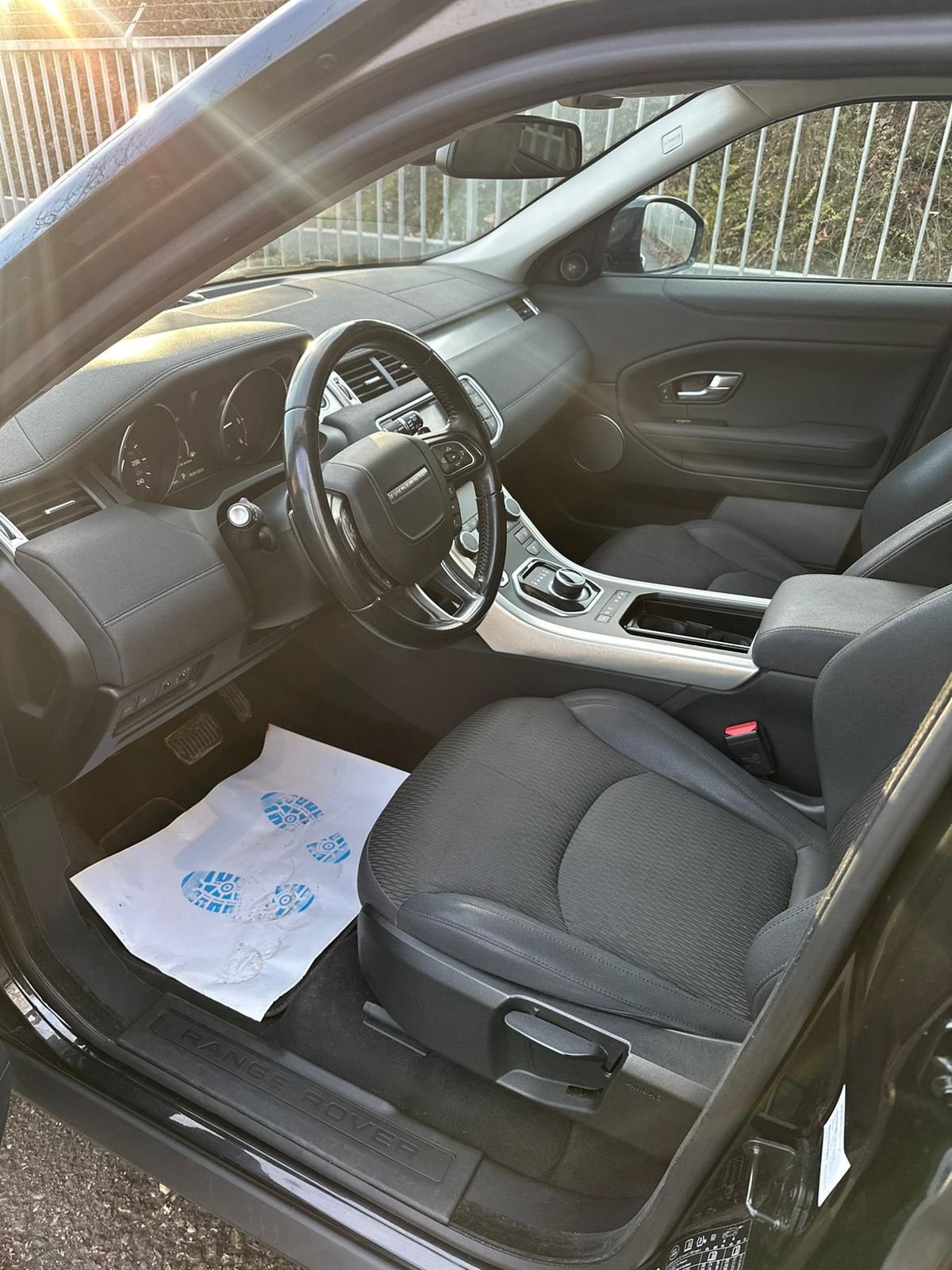 LAND ROVER Range Rover Evoque 2.0 TD4 SE Dynamic AT9-image-11