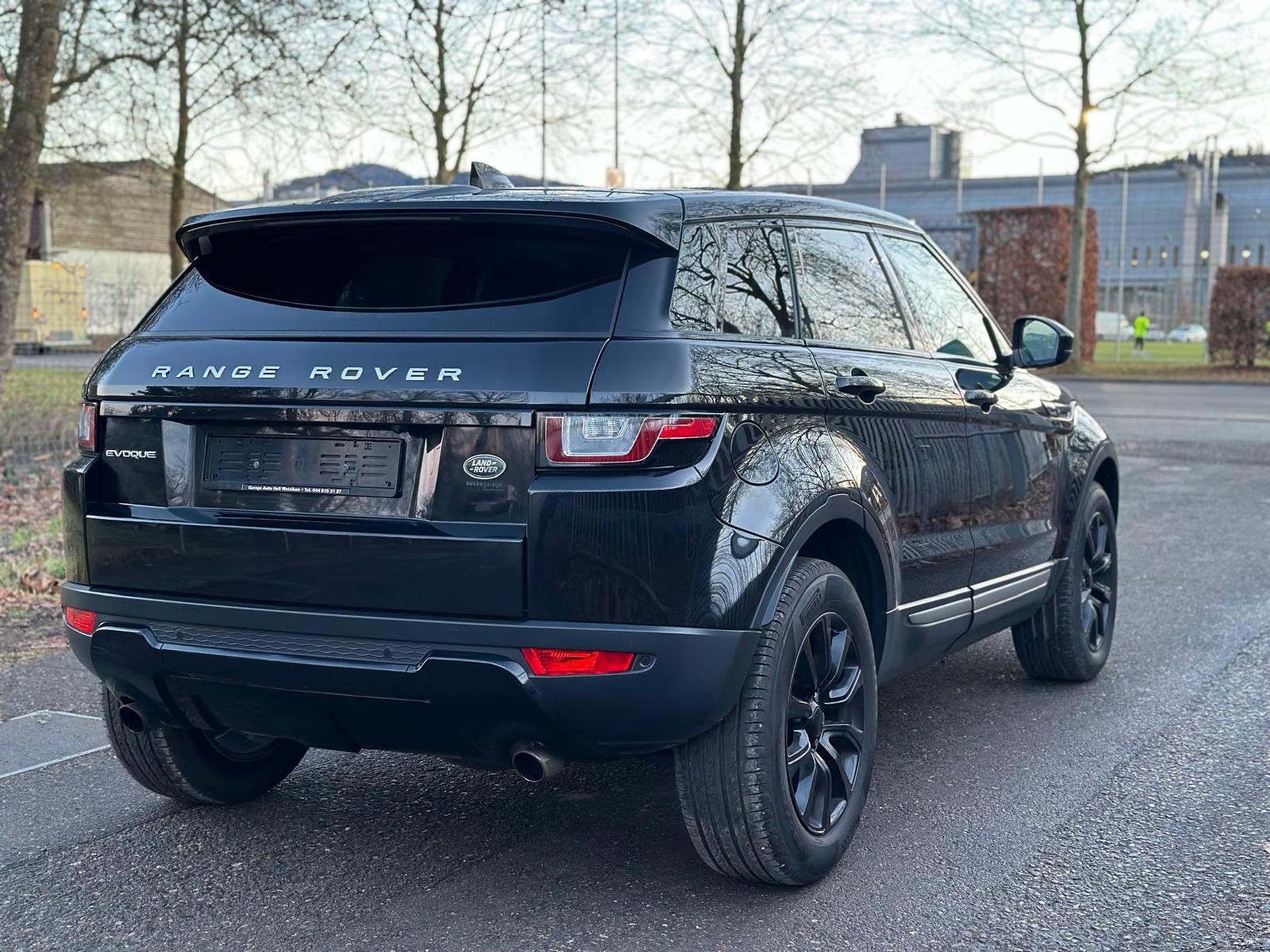 LAND ROVER Range Rover Evoque 2.0 TD4 SE Dynamic AT9-image-4