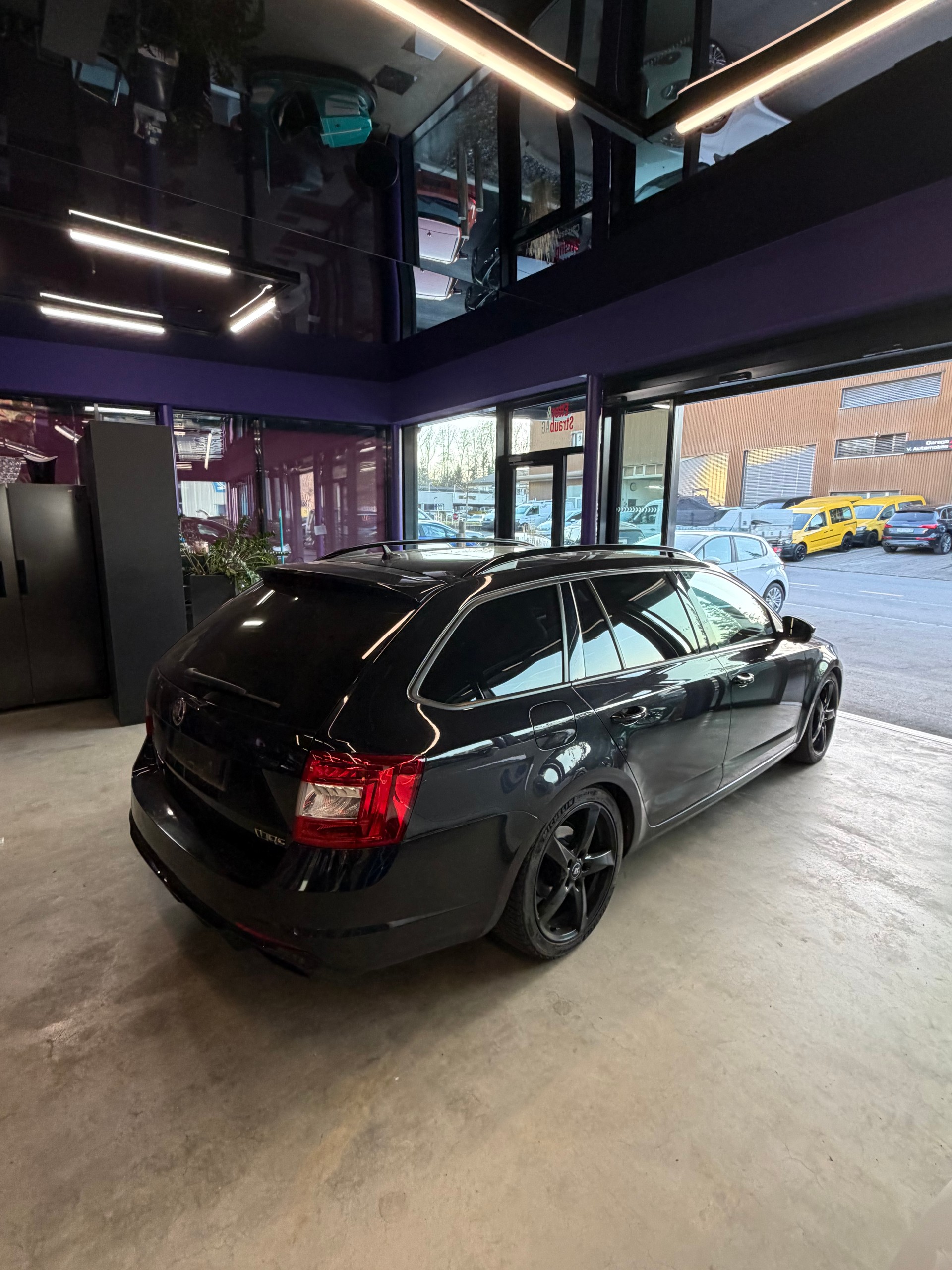SKODA Octavia Combi 2.0 TSI RS 230 DSG-showroom-element-1