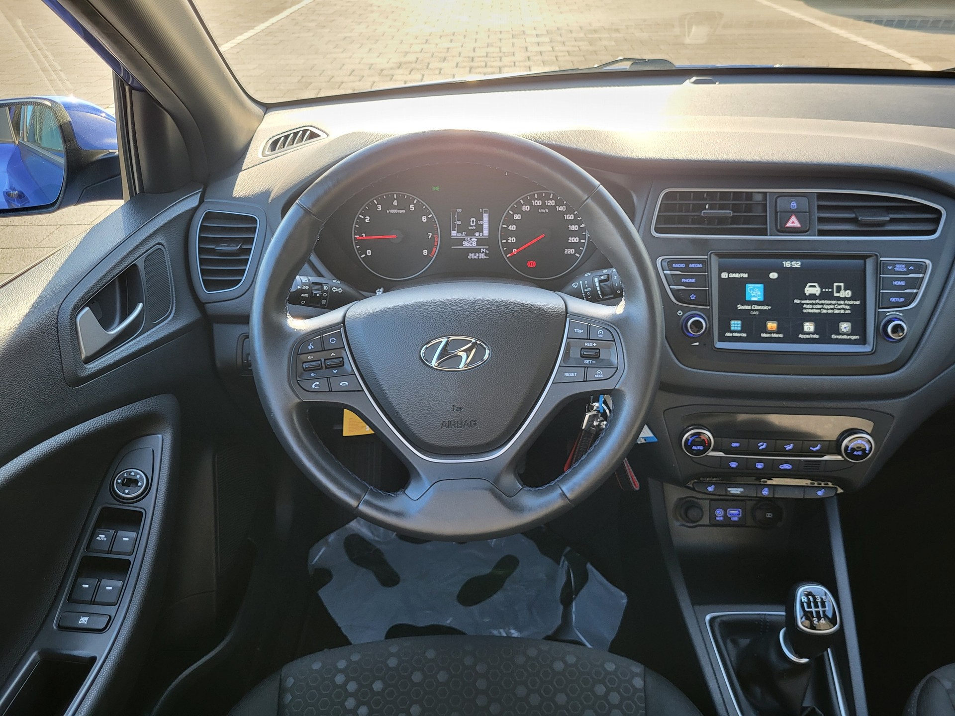 HYUNDAI i20 1.0 T-GDi Amplia-image-8