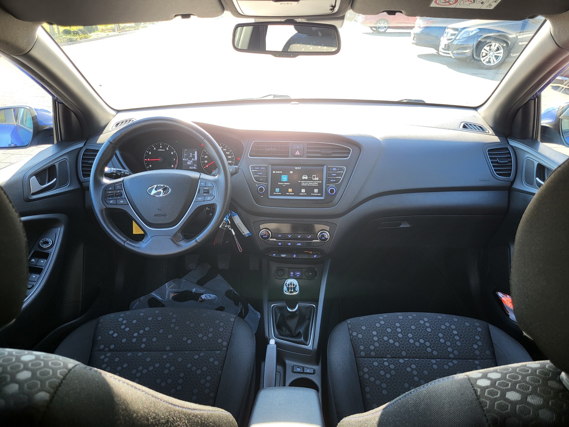 HYUNDAI i20 1.0 T-GDi Amplia-image-5