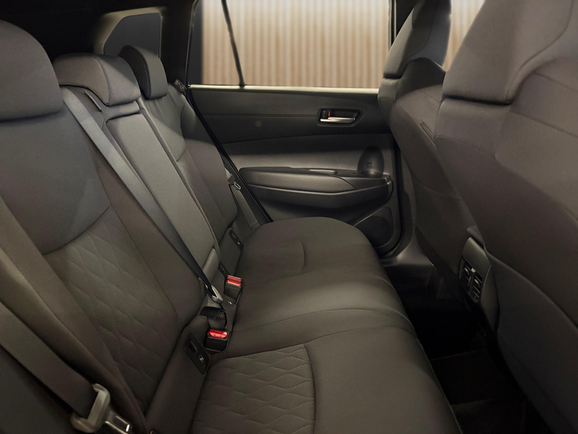 TOYOTA Corolla Cross 2.0 HSD Trend AWD-i-image-14
