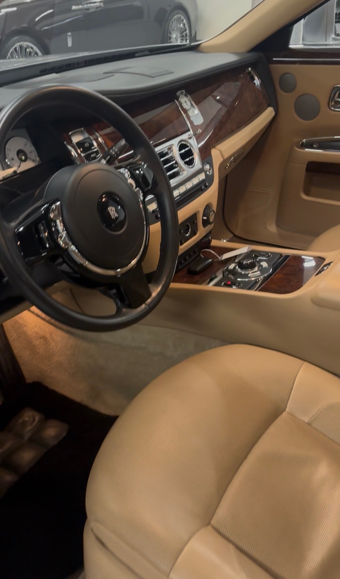 ROLLS-ROYCE Ghost 6.6 V12-image-5