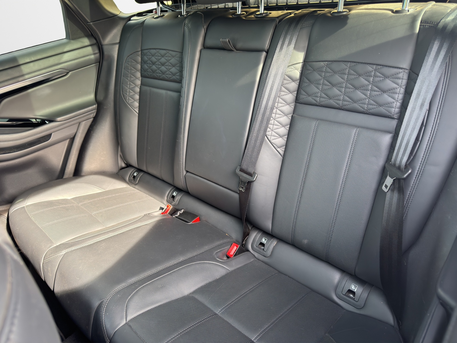 LAND ROVER Range Rover Evoque R-Dynamic P 300e AB AT8-image-11