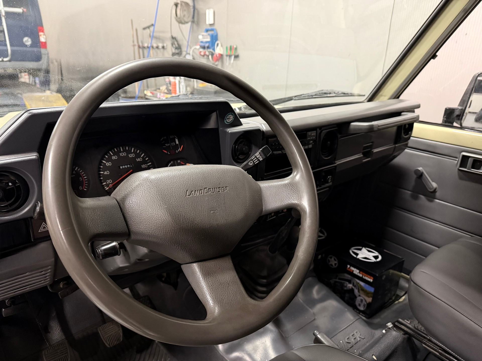 TOYOTA Land Cruiser 400 HdT 4.2 D-image-9
