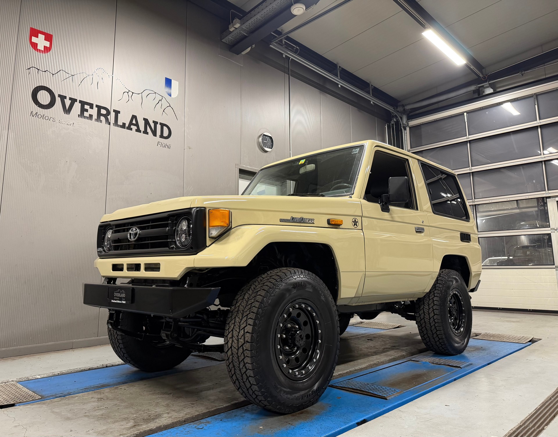 TOYOTA Land Cruiser 400 HdT 4.2 D-image-18