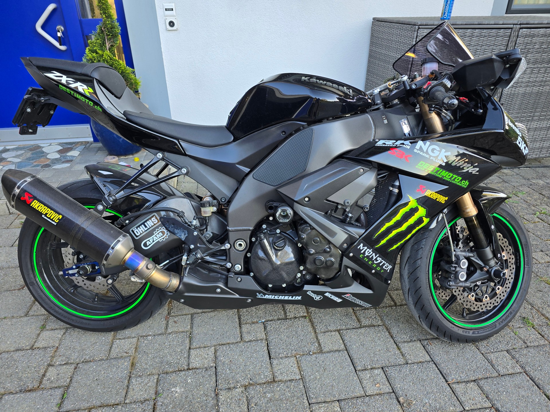 KAWASAKI Ninja ZX-10RR-image-1